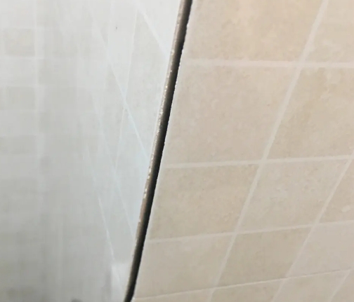 卓资瓷砖空鼓维修公司分享阳台瓷砖脱落的修复过程可以分为以下几个步骤